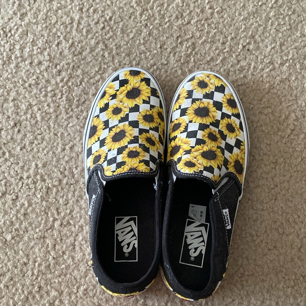 Women’s size 8 sunflower Vans.